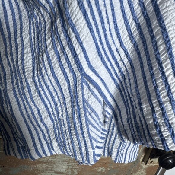 Women’s White Stag Blue And White Striped XL Button Down Top Crinkle Material - Picture 7 of 8